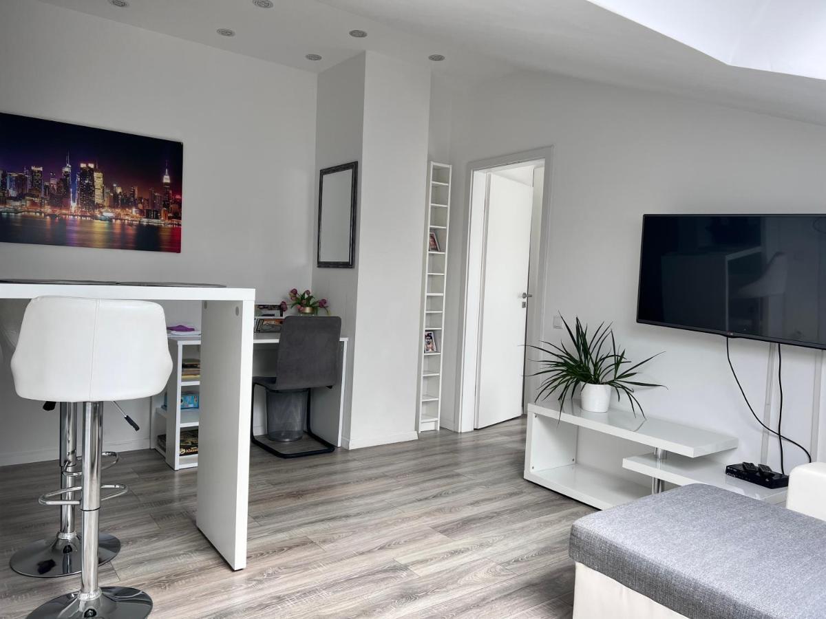 Prime Host Apartments คาร์ลสรูเฮอ ภายนอก รูปภาพ